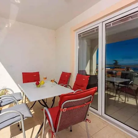 Apartment In 45910 Dramalj